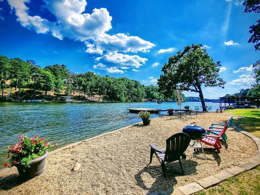 #05 - Lakefront Two Bedroom Cottage- Pet Friendly ホット・スプリングス エクステリア 写真