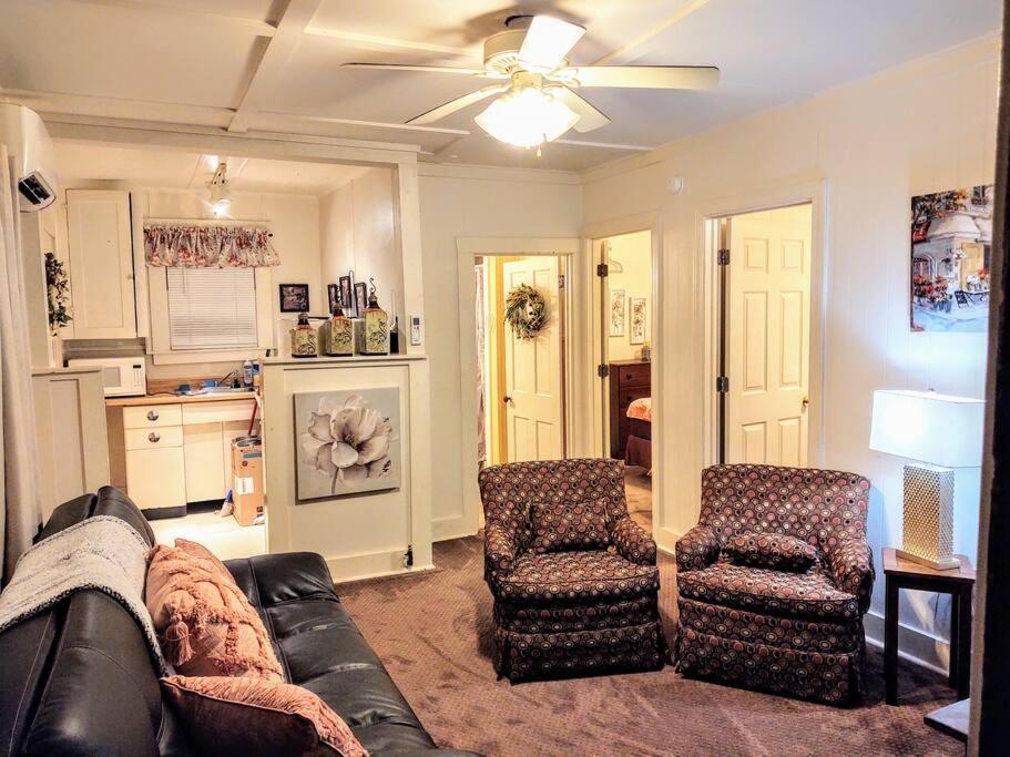 #05 - Lakefront Two Bedroom Cottage- Pet Friendly ホット・スプリングス エクステリア 写真