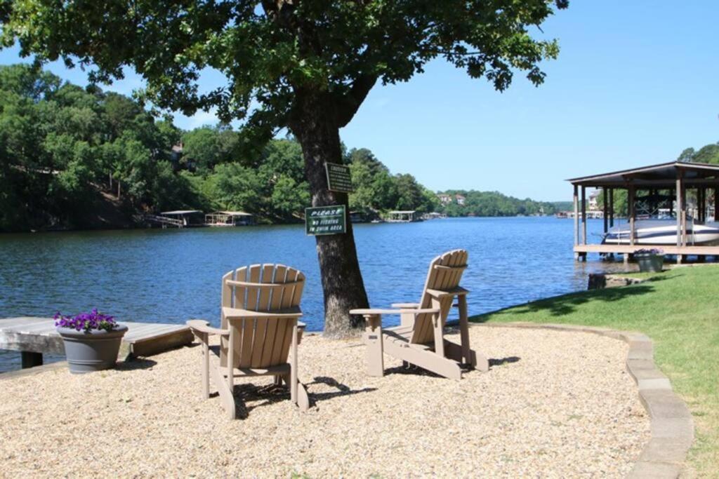 #05 - Lakefront Two Bedroom Cottage- Pet Friendly ホット・スプリングス エクステリア 写真