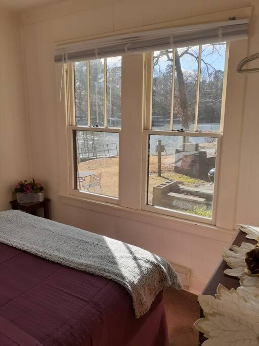#05 - Lakefront Two Bedroom Cottage- Pet Friendly ホット・スプリングス エクステリア 写真
