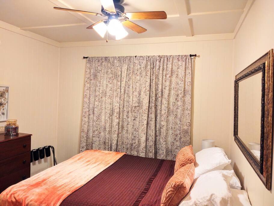#05 - Lakefront Two Bedroom Cottage- Pet Friendly ホット・スプリングス エクステリア 写真