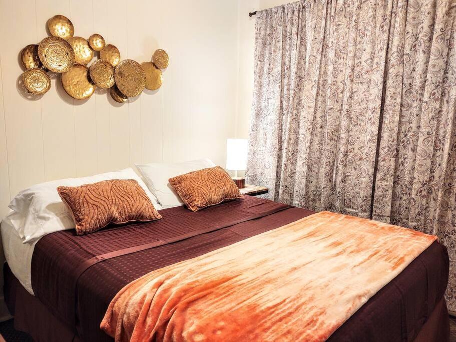 #05 - Lakefront Two Bedroom Cottage- Pet Friendly ホット・スプリングス エクステリア 写真
