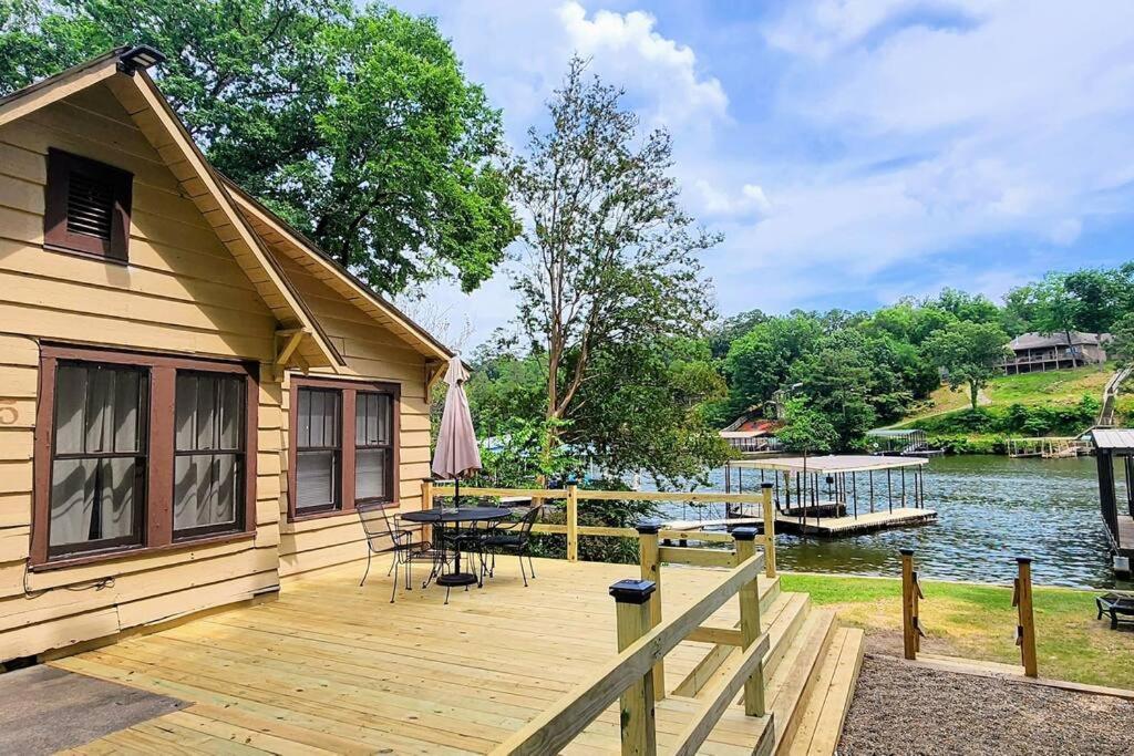#05 - Lakefront Two Bedroom Cottage- Pet Friendly ホット・スプリングス エクステリア 写真